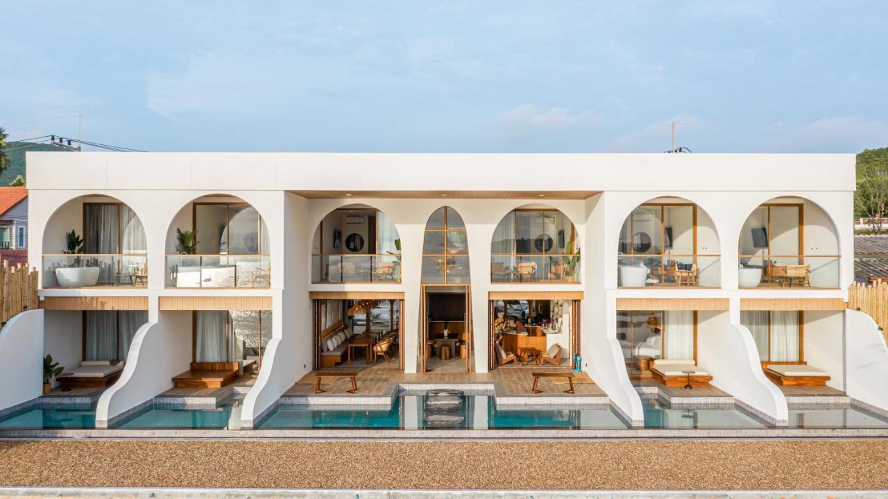 Tasana Bar And Luxury Resort Ko Lan Exterior photo