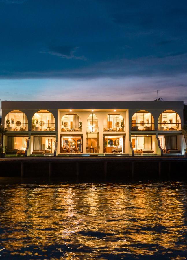 Tasana Bar And Luxury Resort Ko Lan Exterior photo