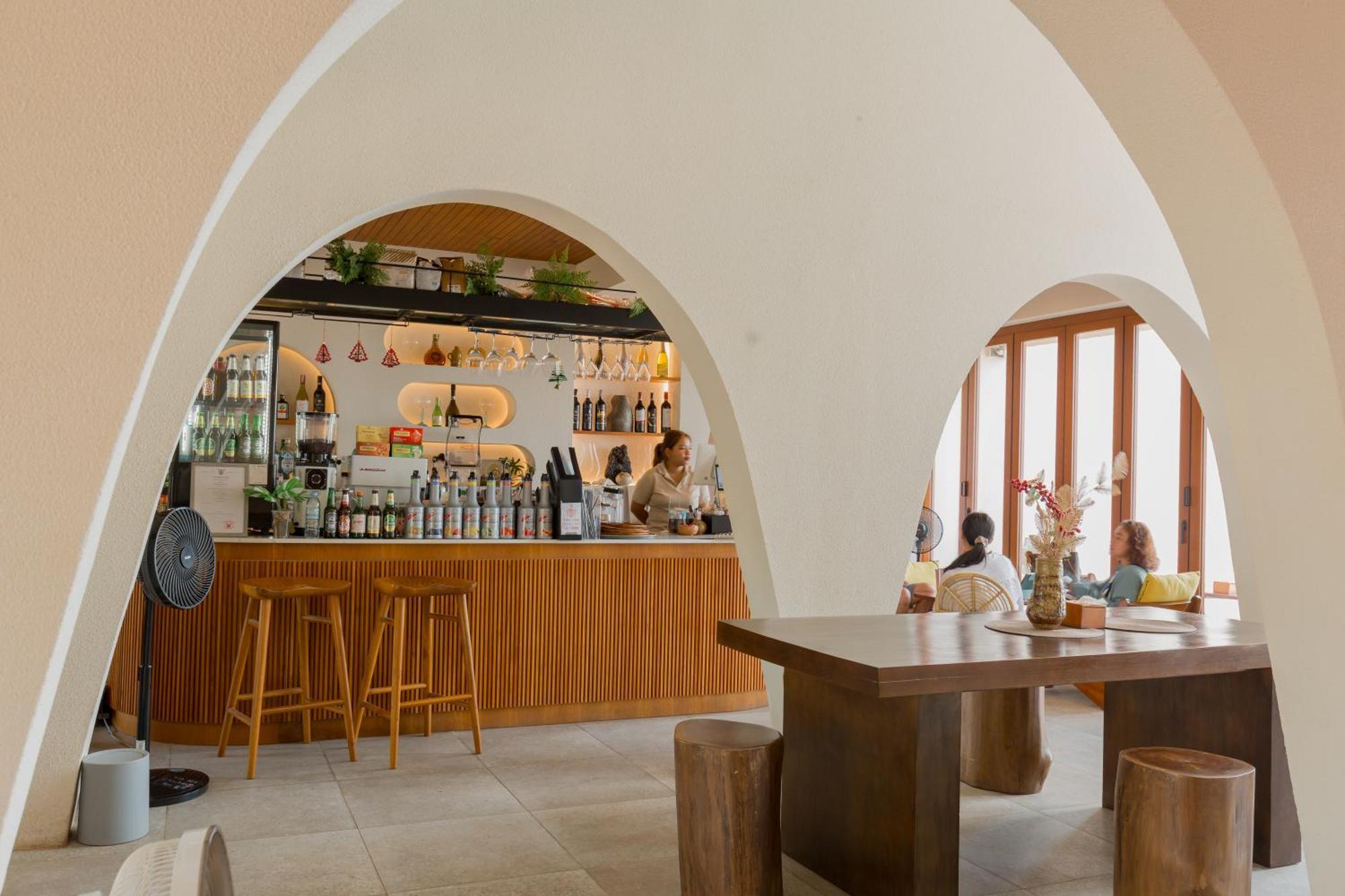 Tasana Bar And Luxury Resort Ko Lan Exterior photo