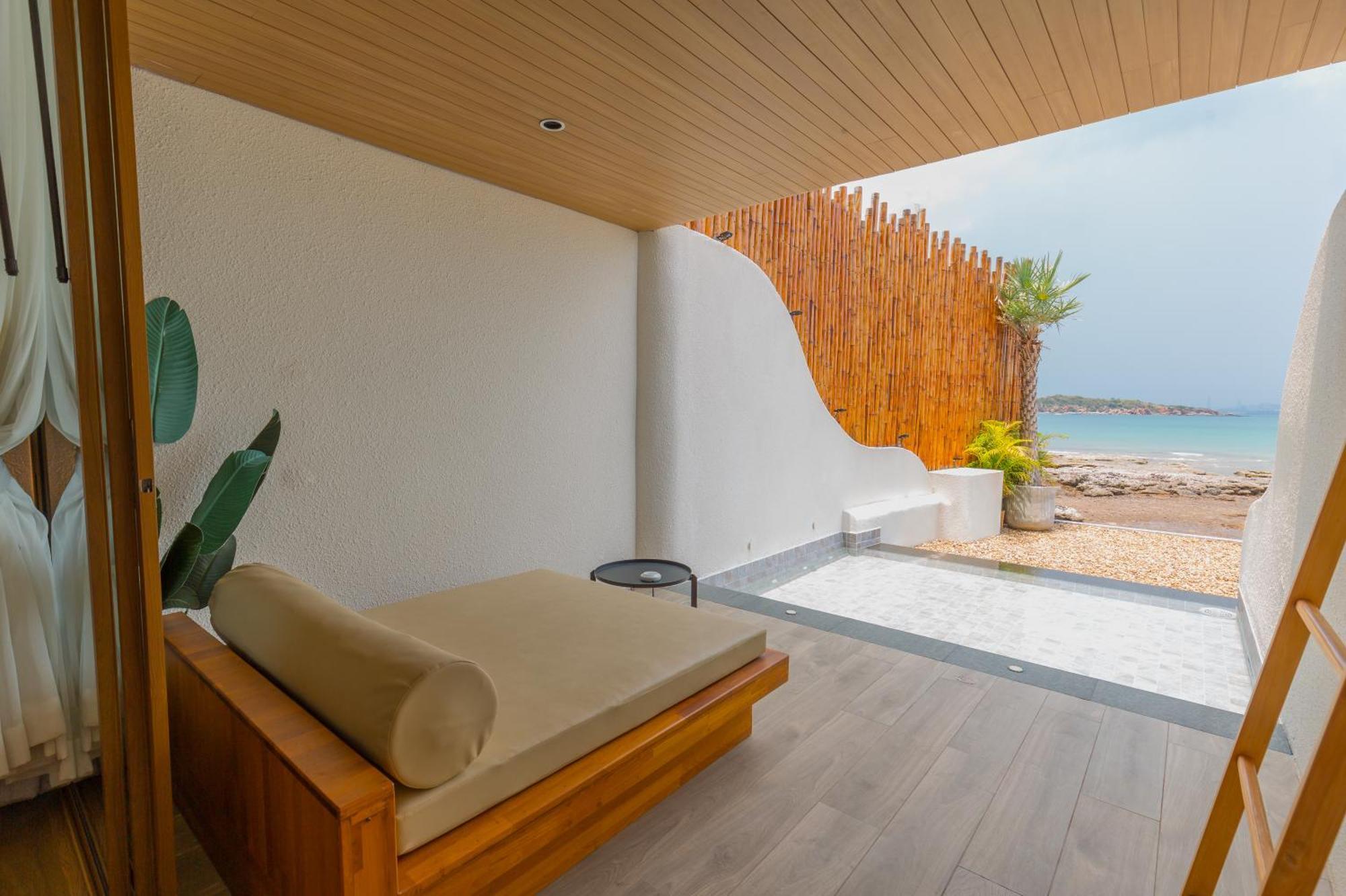 Tasana Bar And Luxury Resort Ko Lan Exterior photo